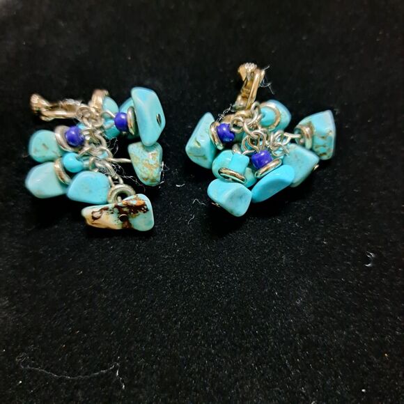 Vintage dangle multi nugget turquoise dyed howlite stones screw back earrings - Picture 4 of 5